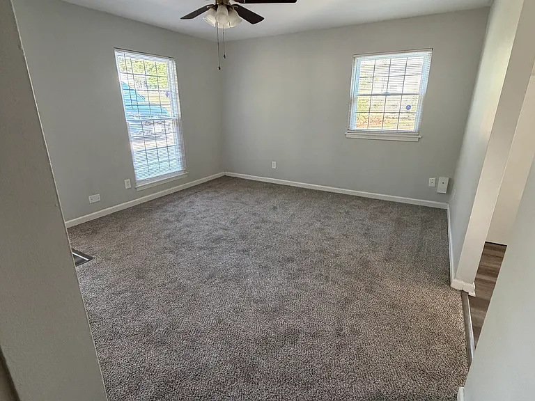 3013 Wedgedale Ave — Photo 10