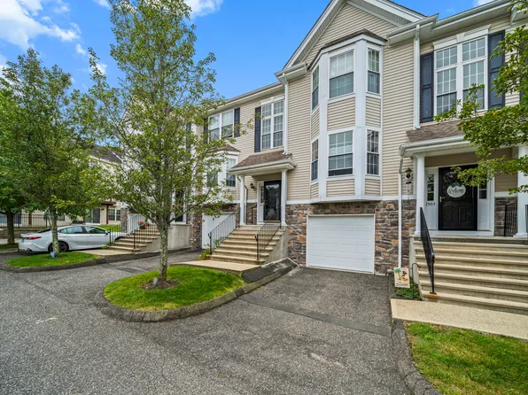 1502 Sienna Drive #1502, Danbury, CT 06810