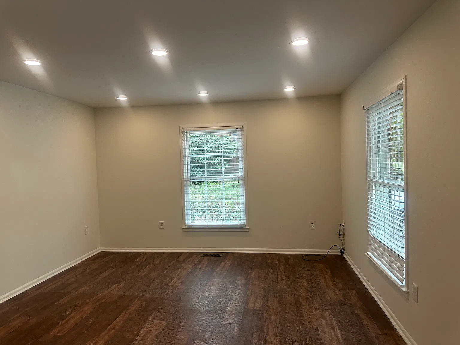 3 bed, 1.5 bath, 1385 sqft, $2,000 — Photo 4