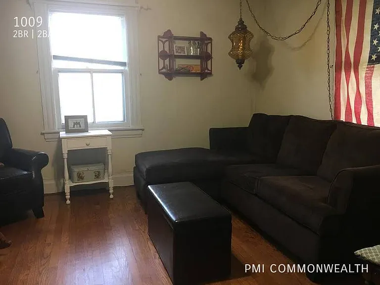 1009 Market St E — Photo 11