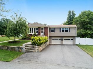 20 Susan Cir, Johnston, RI 02919