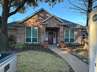 2820 Oakbriar Trl, Fort Worth, TX 76109