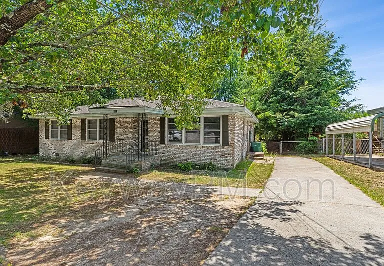 3301 Westmont Dr — Photo 2