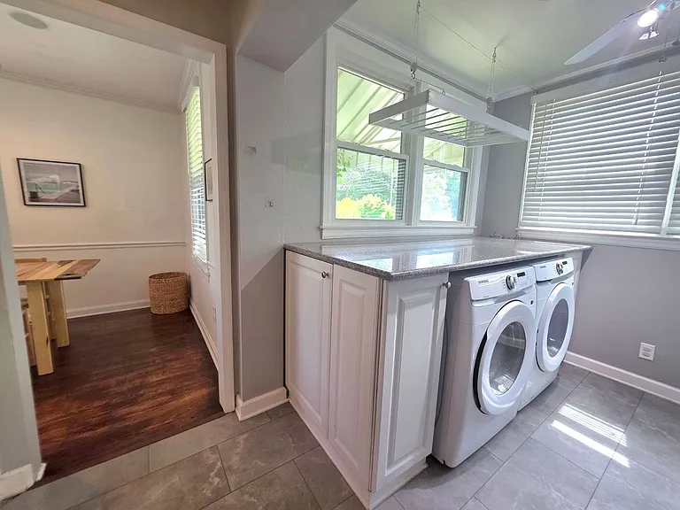 1010 E Maxwell St — Photo 9