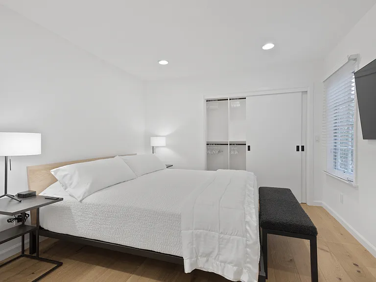 135 Montana Ave #8 — Photo 10