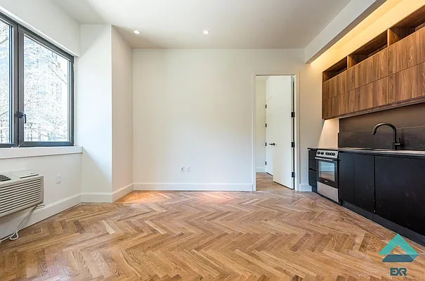 Rented by EXR | media 112