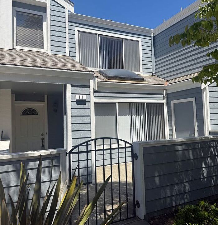 1st image of 25505 Compton Ct APT 111