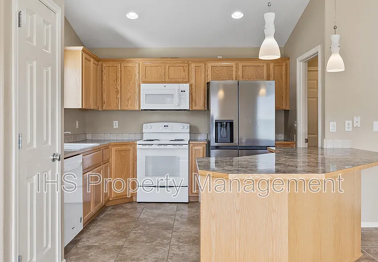 1701 W 30th Ave — Photo 18