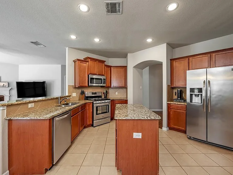2413 Michelle Creek Dr — Photo 6