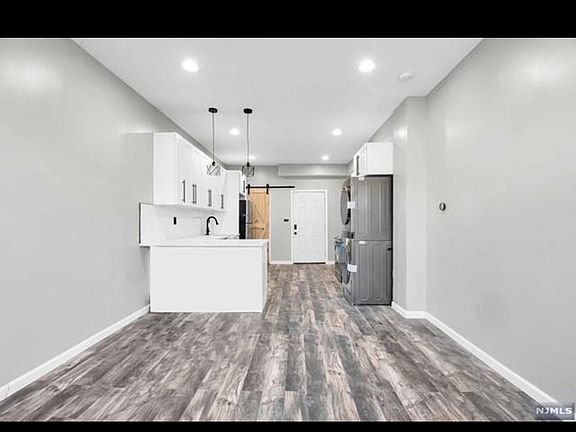 4th image of 29 Edison St APT 2
