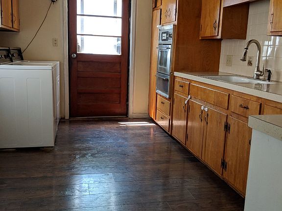 3rd image of 9008 Eastern Ave