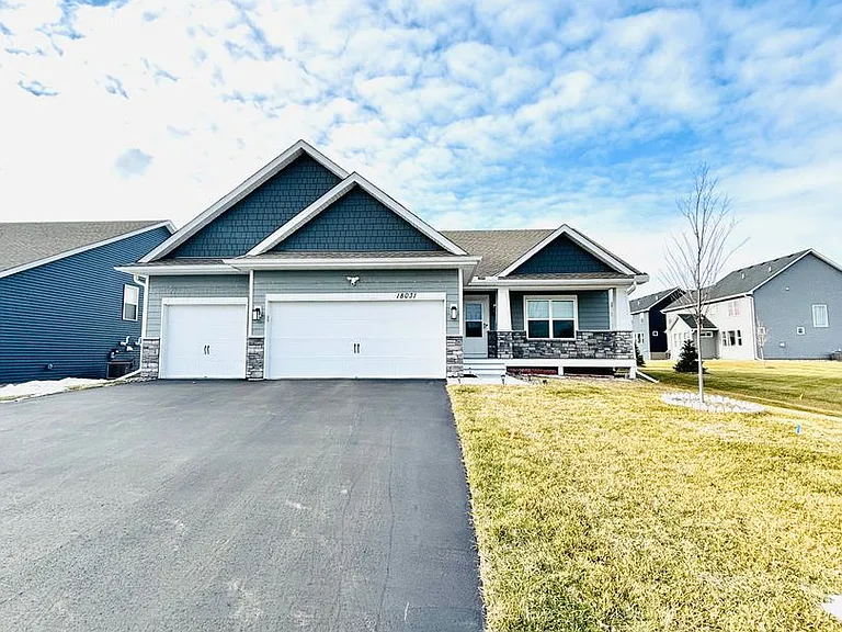 18031 Headwaters Dr — Photo 3