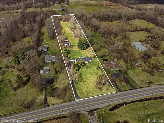 4th image of 28800 Sibley Rd