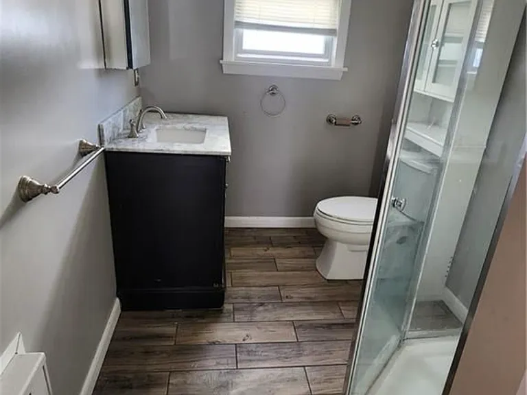 49-51 Pembroke Ave #1 — Photo 11