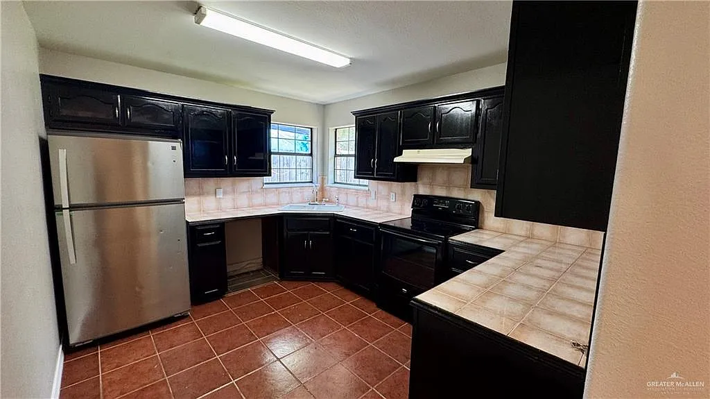 3 bed, 2.0 bath, 1194 sqft, $1,350 — Photo 4