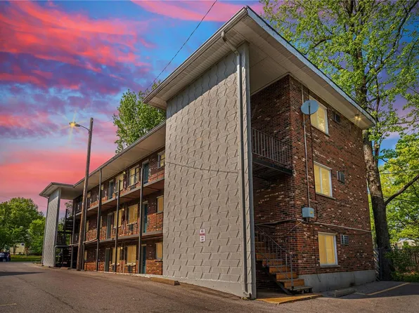 3320 Greenwood Blvd, Saint Louis, MO 63143