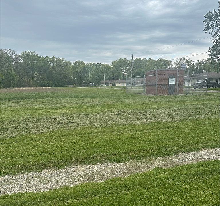 2nd image of Maple Ave