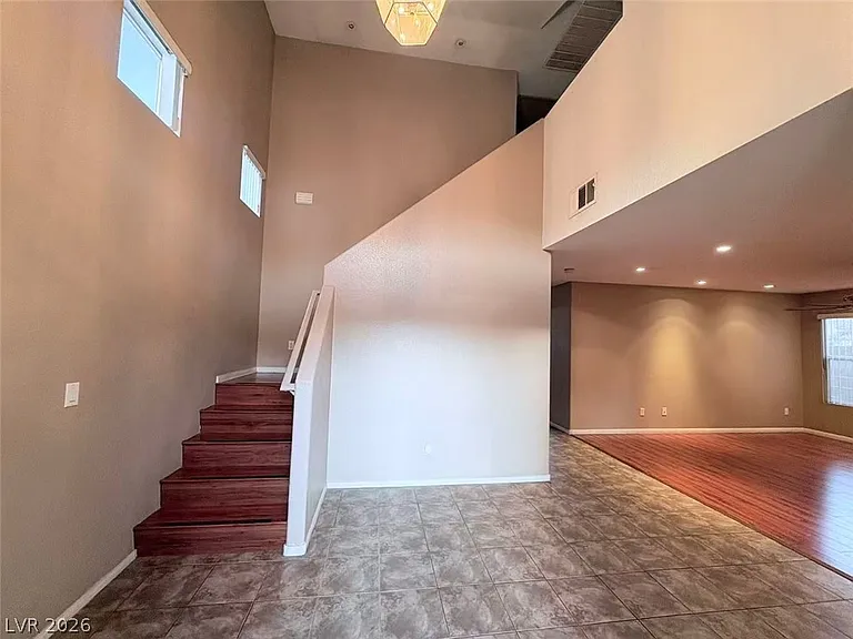 1304 Paraiso St — Photo 2