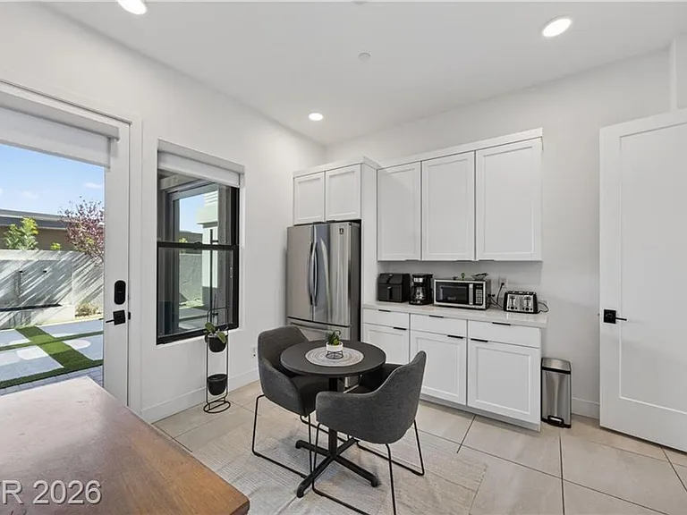 12637 Penfield Ave — Photo 31