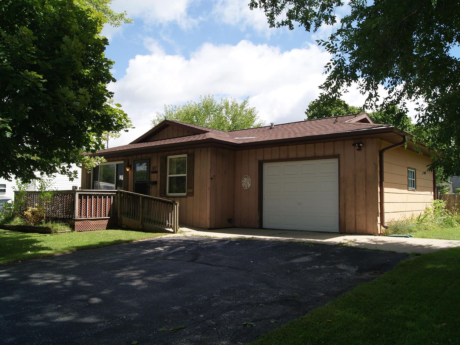 107 S 7th Ave, Saint Nazianz, WI 54232 Zillow