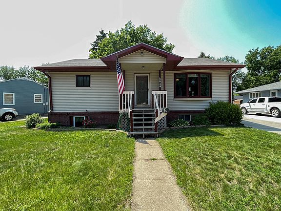 4th image of 1347 Utah Ave SE