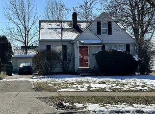 21006 Gardenview Dr, Maple Heights, OH 44137