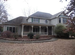 607 Hickory Ave, Muscle Shoals, AL 35661