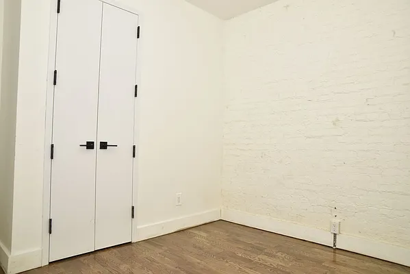 Rented by Midbrook Realty, LLC | media 16