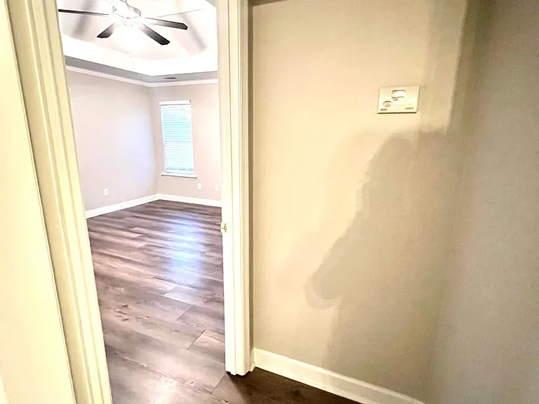 702 Wickham Dr — Photo 16