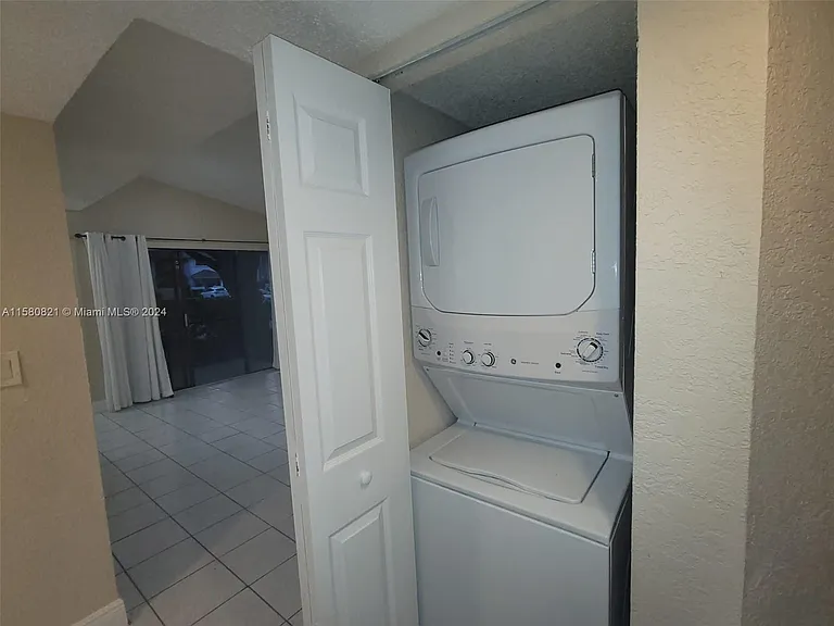 9673 SW 138th Ave #QDR1 — Photo 9