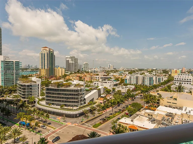 300 S Pointe Dr #1504 — Photo 9