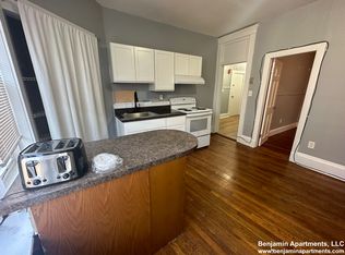 881 Huntington Ave #7R, Boston, MA 02115