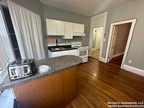 881 Huntington Ave #8 Photo 1