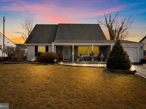 80 Ember Ln, Willingboro, NJ 08046