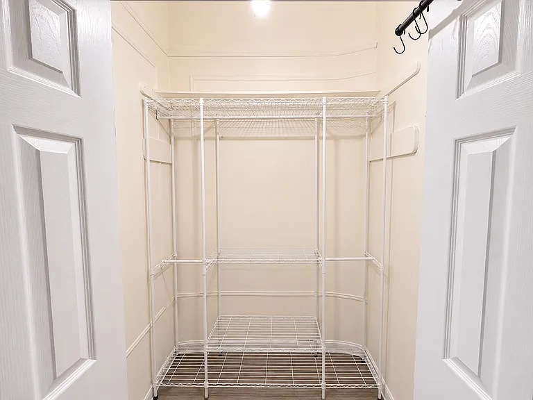 6091 Putnam Ave #2A — Photo 5