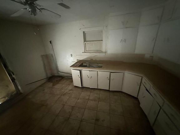 5th image of 1317 Edith Blvd SE