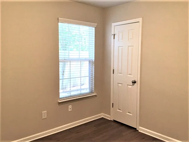 113 Trickle Dr — Photo 13