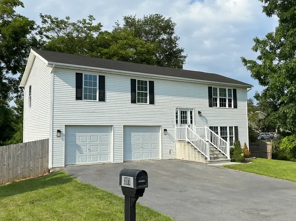 207 Heights Ave, Martinsburg, WV 25404