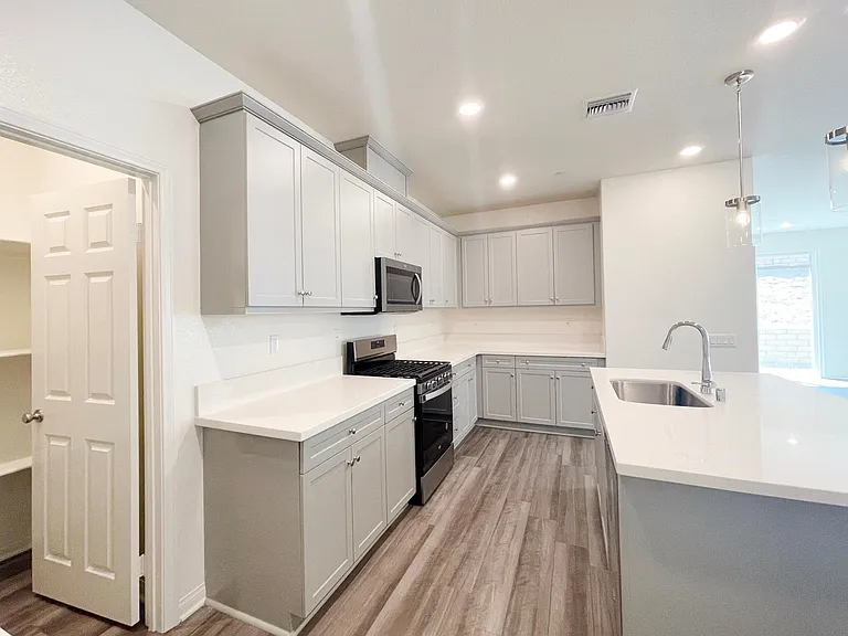 7793 Sunny Gulch Ct — Photo 6