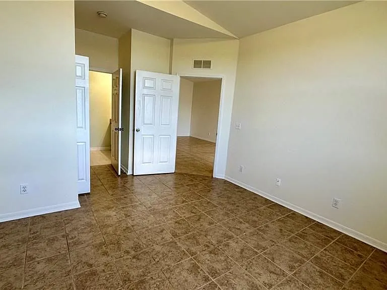 4299 Bellasol Cir #2621 — Photo 27