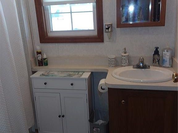 5th image of 13 Lindamede Ln