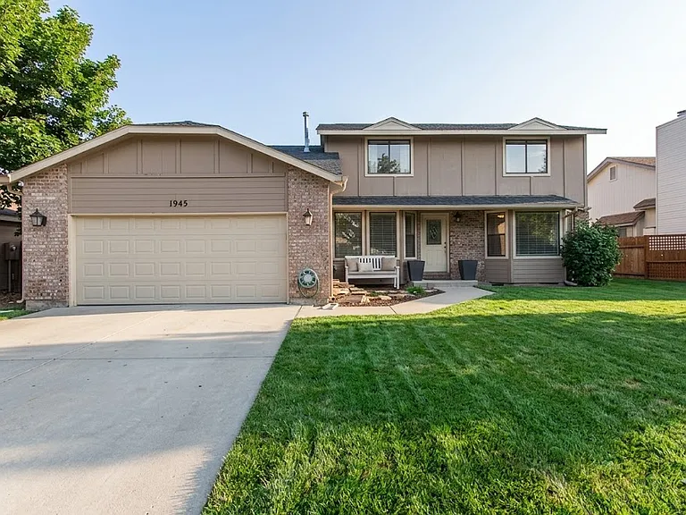 1945 N Monaco Way — Photo 1
