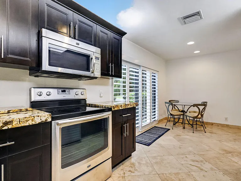 804 Foxpointe Cir — Photo 29