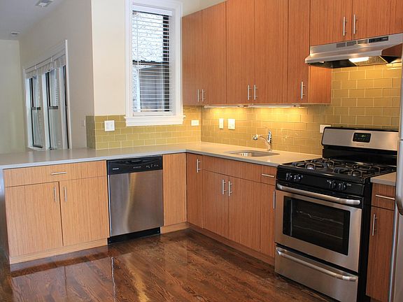 2nd image of 3711 N Wilton Ave #V2