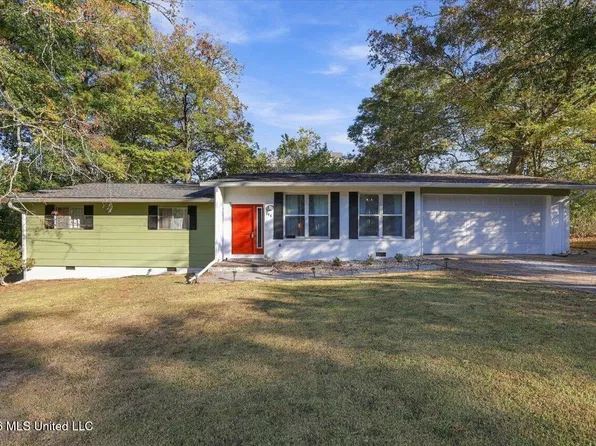 304 Maywood Cir, Jackson, MS 39211