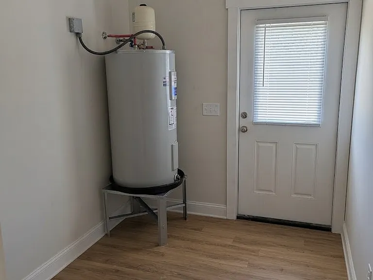 STORAGE ROOM