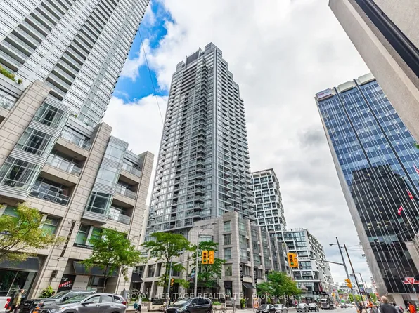 2181 Yonge St #2305, Toronto, ON M4S 3H7