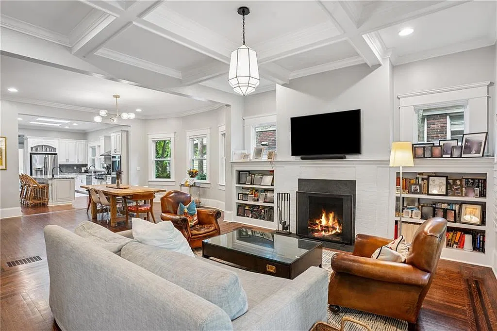 4 bed, 3.0 bath, 2957 sqft, $8,500 — Photo 3