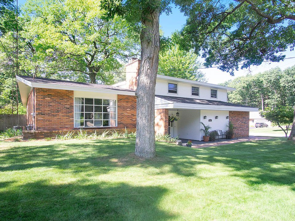 1st image of 2133 Easthill Dr