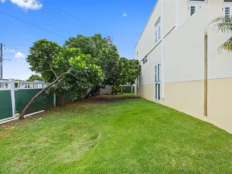 24 Gables Breeze — Photo 3
